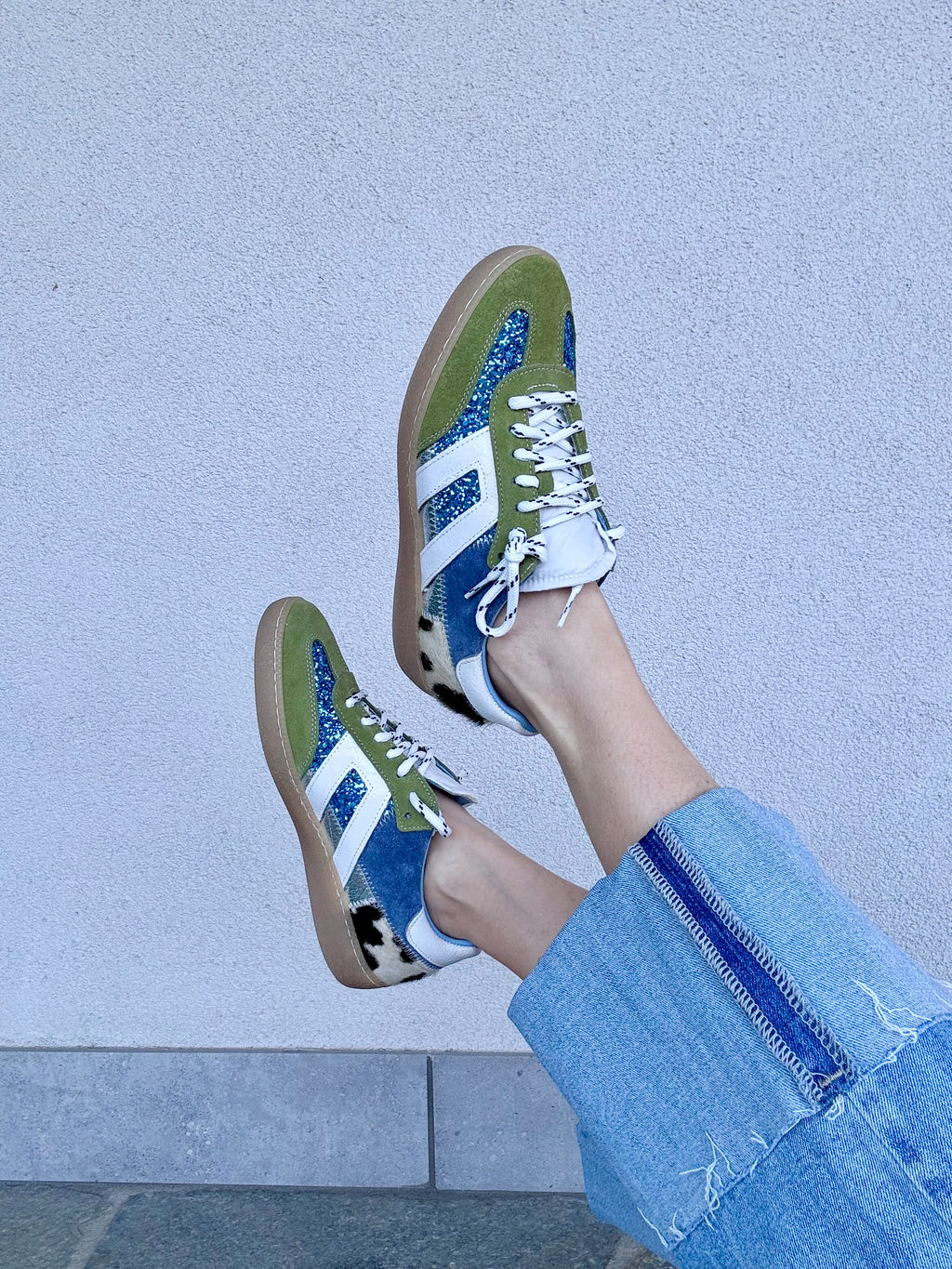 SNEAKERS || Divine Follie