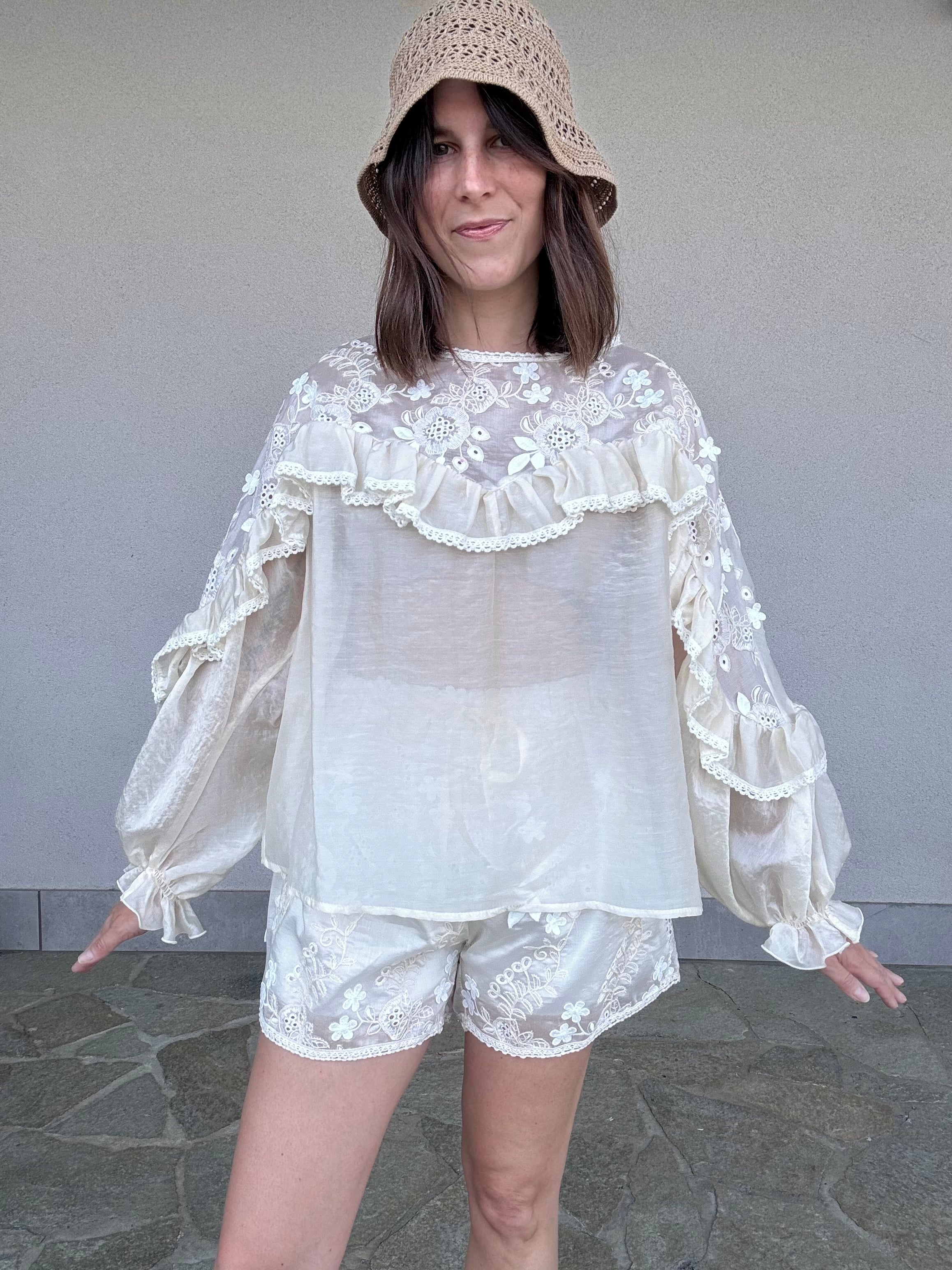 Blusa ricamo