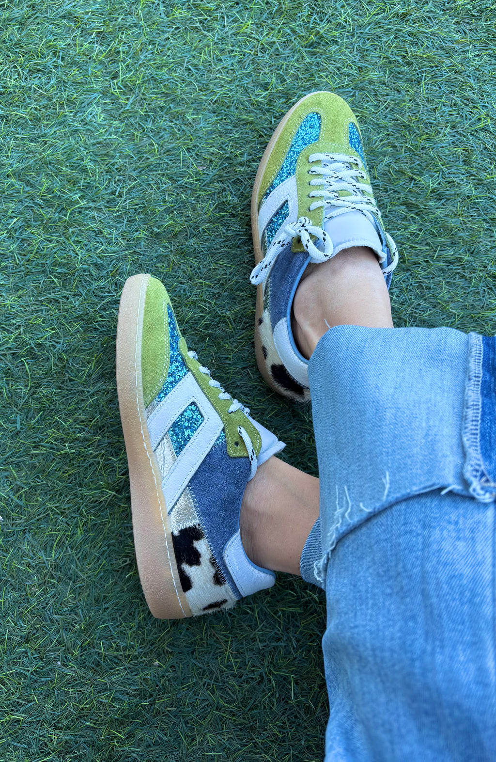 SNEAKERS || Divine Follie